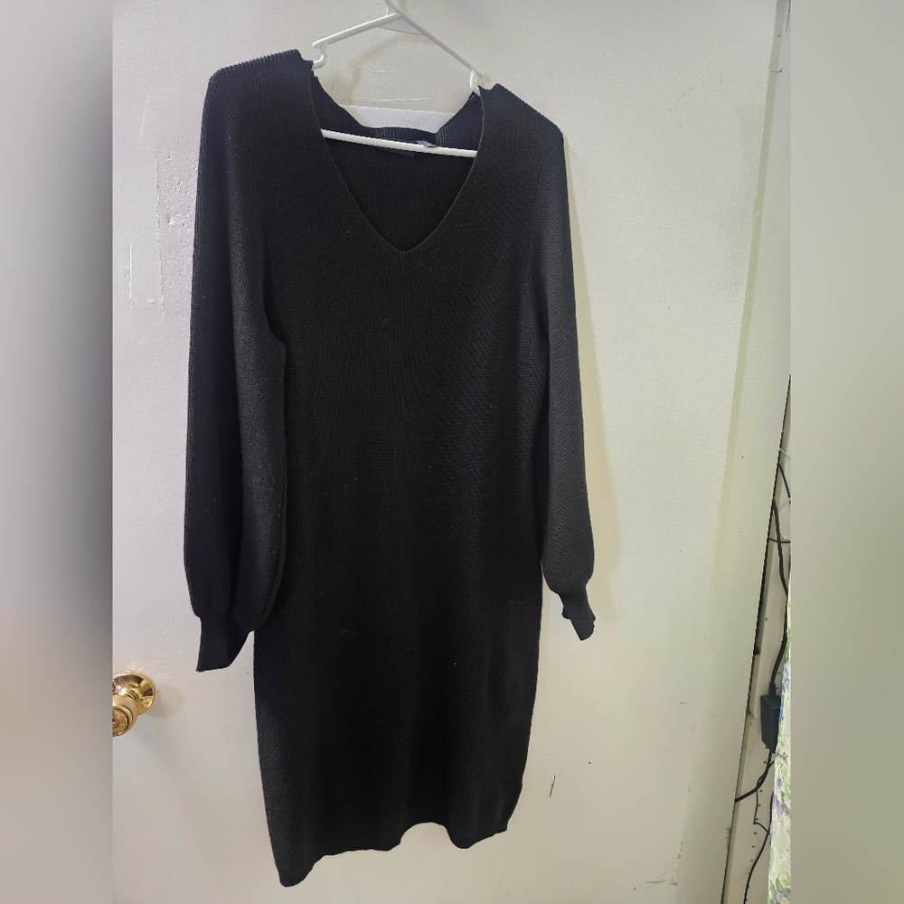 NINA LEONARD Elegant Black V-Neck Dress